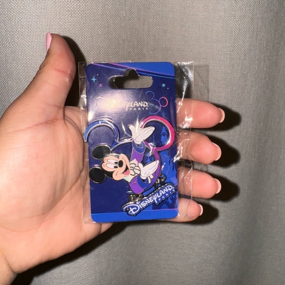 Disneyland Paris Mickey 30th Anniversary Pin